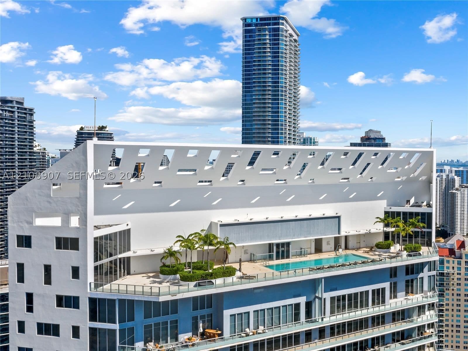 Condo — 1300 Brickell Bay Dr #1813, Miami, FL 33131