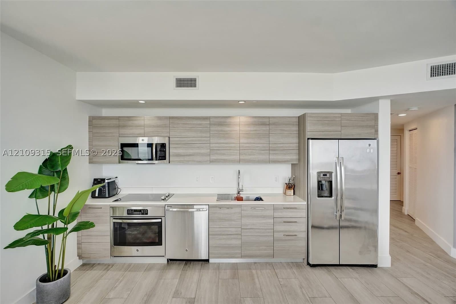 2+1 Condo — 121 34th St #2809, Miami, FL 33137