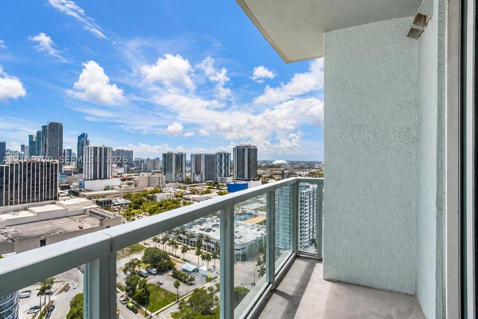 QUANTUM ON THE BAY CONDO — ilan fotoğrafı