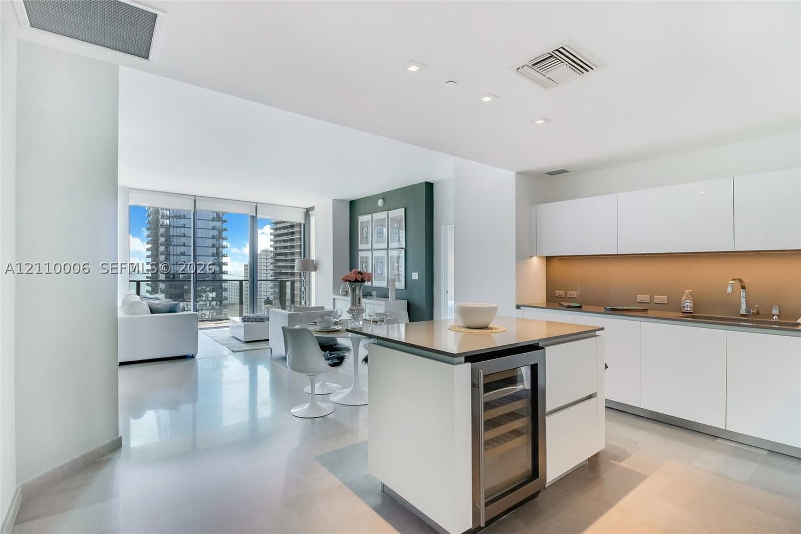 2+1 Condo — 88 7th St #2505, Miami, FL 33130