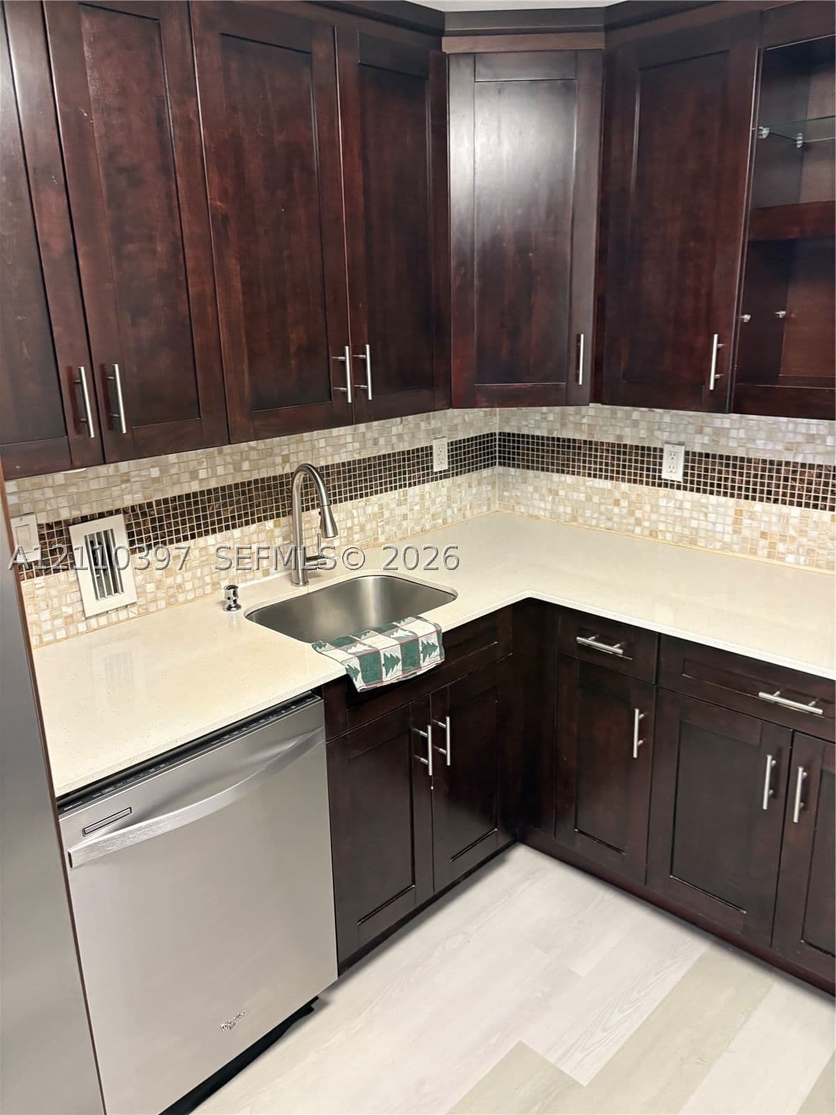 GABLES PLAZA CONDO — ilan fotoğrafı