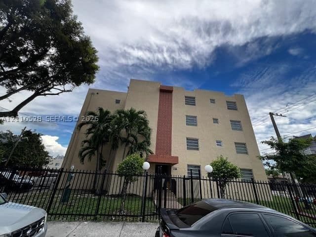 1+1 Condo — 677 9th Ave #205, Miami, FL 33130
