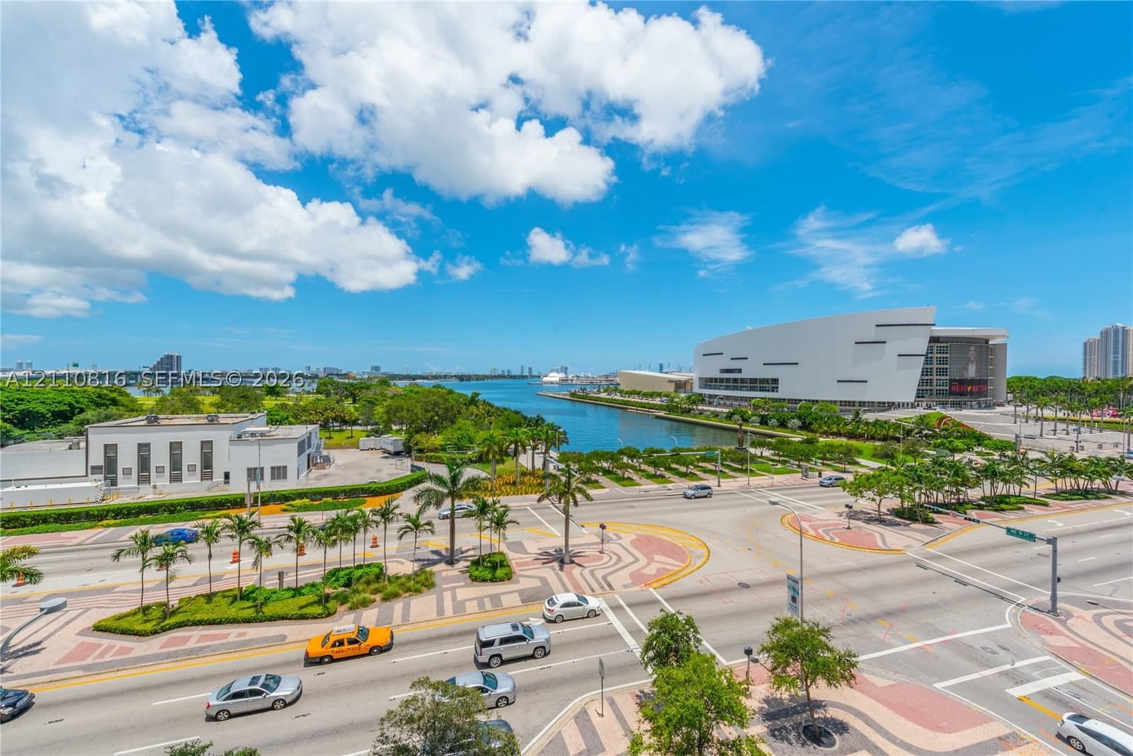 900 Biscayne Bay Condo, Downtown Miami