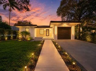 3-bedroom Single-Family Home — 728 Majorca Ave, Coral Gables, 33134