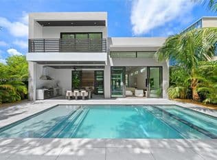 5-bedroom Single-Family Home — 280 NW 47th St, Miami, 33127