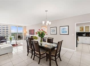2-bedroom Condo — 5601 Collins Ave APT 1216, Miami Beach, 33140