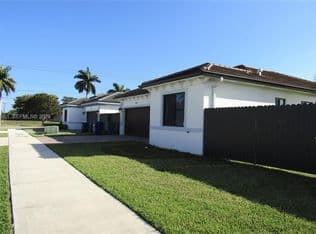 4-bedroom Single-Family Home — 16825 SW 109th Pl, Miami, 33157