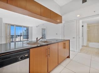 1+1 Condo — 1750 N Bayshore Dr APT 4011, Miami, 33132
