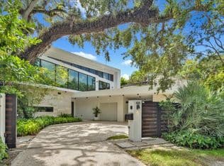 5-bedroom Single-Family Home — 4181 Ingraham Hwy, Miami, 33133