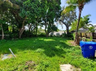 2-bedroom Single-Family Home — 560 NW 53rd St, Miami, 33127