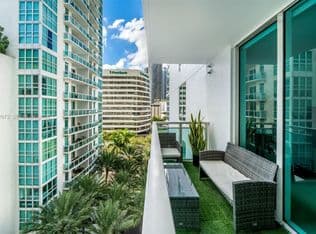 1-bedroom Condo — 950 Brickell Bay Dr APT 803, Miami, 33131