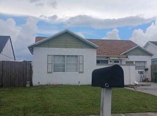 3-bedroom Single-Family Home — 3225 NW 204th Ter, Miami Gardens, 33056