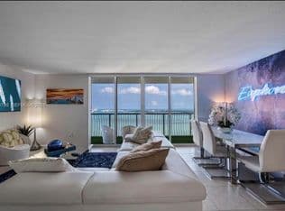 2-bedroom Condo — 1200 Brickell Bay Dr Ph 4101, Miami, 33131